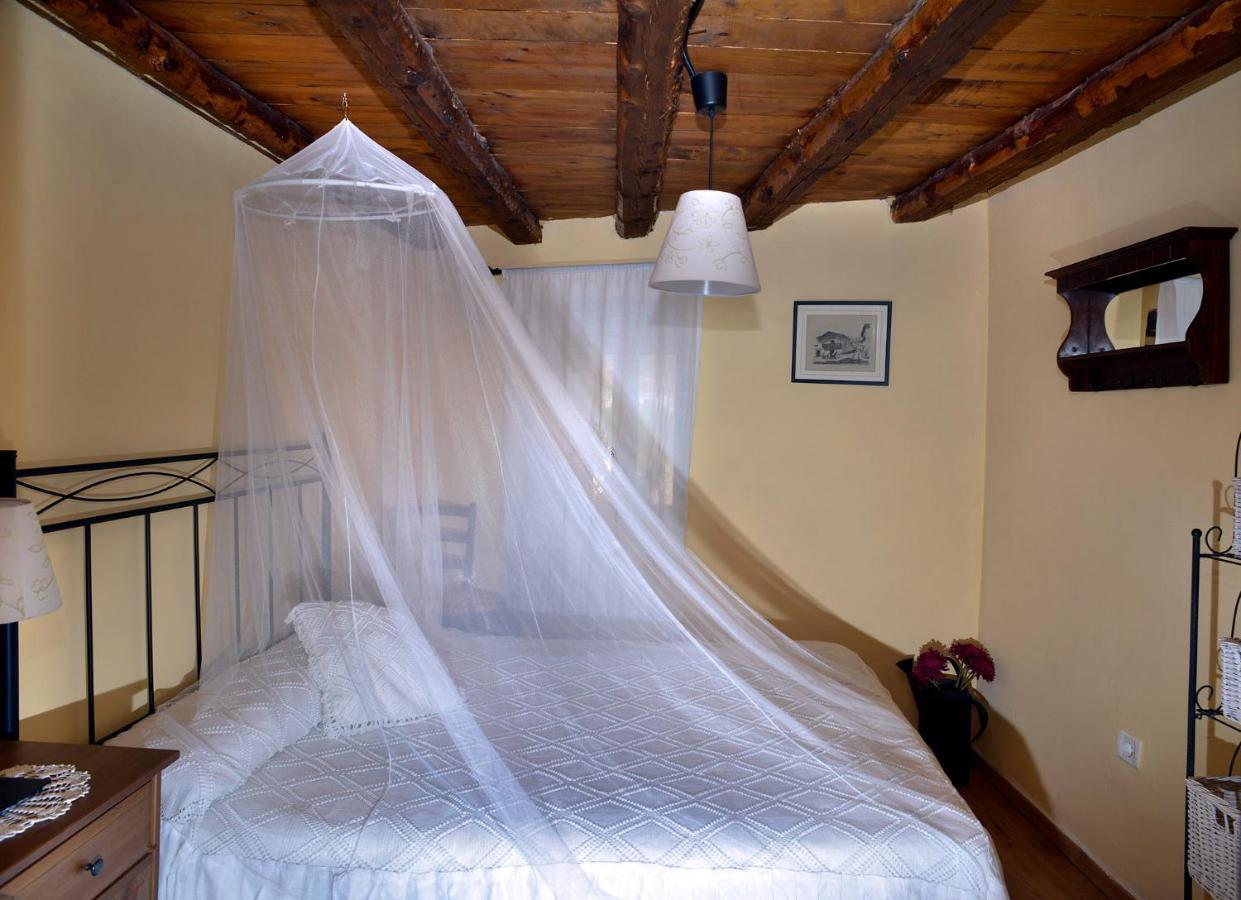 La Casita De Leire Guest House Tamajon ภายนอก รูปภาพ