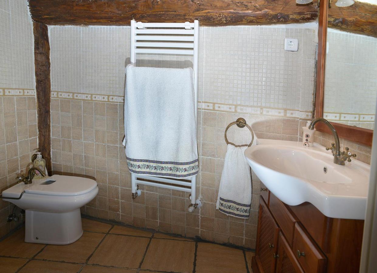 La Casita De Leire Guest House Tamajon ภายนอก รูปภาพ