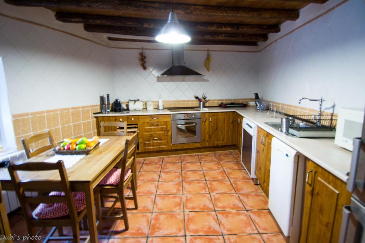La Casita De Leire Guest House Tamajon ภายนอก รูปภาพ